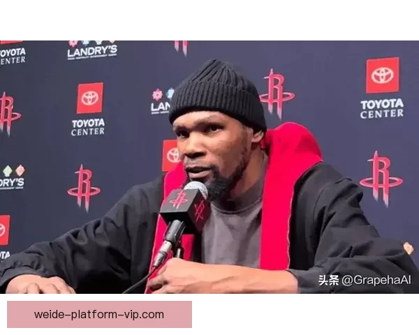 杜兰特谈进攻理念希望梳理节奏带动队友发挥整体实力