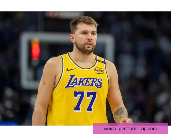 湖人雪上加霜 里夫斯二级拉伤将缺席常规赛 东契奇无限期休战加剧局势